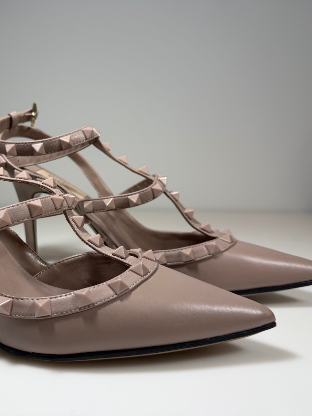 Valtentino - Rockstud Caged 100MM  Pump Tan
